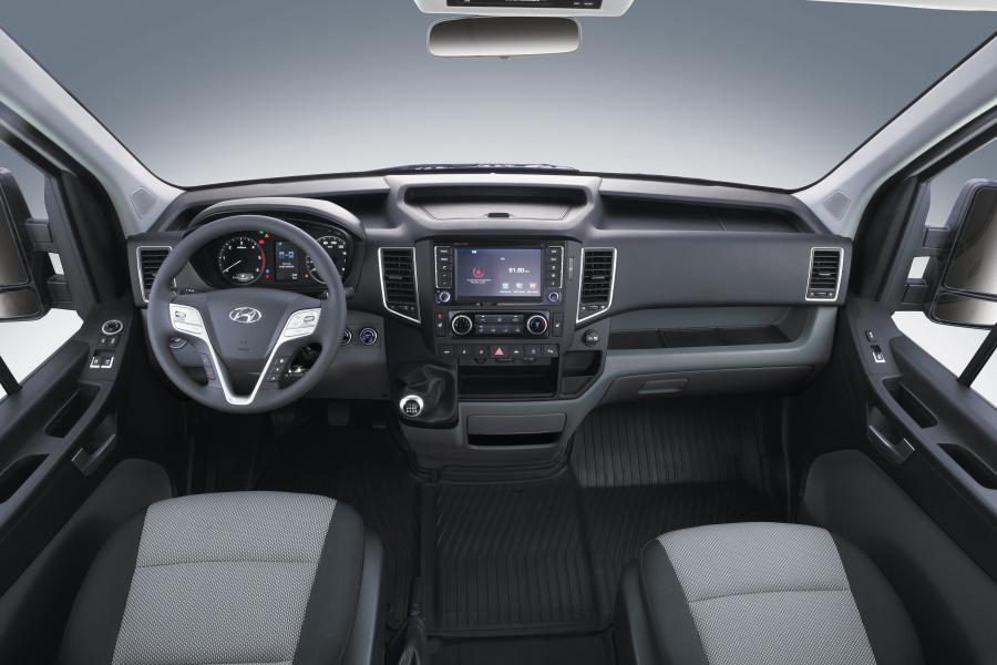  Hyundai H350 Minibus 2015 года  (фото 9 из 14)